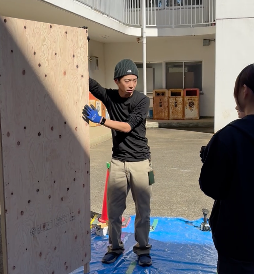 住宅設備工事部で大工として働く山本嵐さん