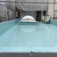 防水・塗装工事中